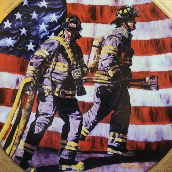 Bradford Exchange Mark Manwaring Visions Of Valor Series "Duty" Collector Plate - Picture 2 of 8